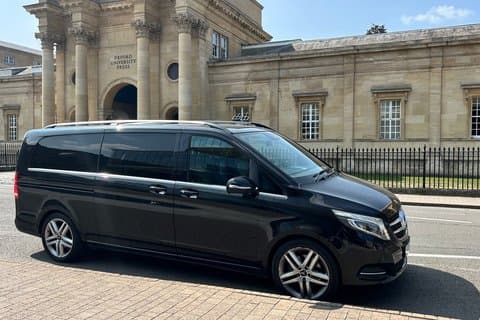 Privater Transfer vom Flughafen Edinburgh nach Glasgow City One Way
