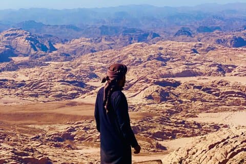 Tour combinato in jeep Jabel Umm Addamy Burdah Arch con pernottamento
