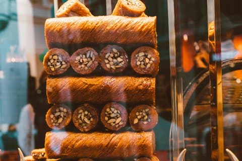 Bucarest su un piatto Degustazione di cibo, storie e tradizioni