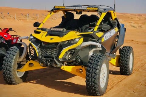 VIP Desert Safari Dubai com quad bike, jantar de churrasco e shows ao vivo
