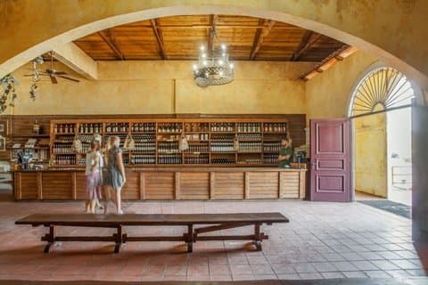 Restauranter i nærheten av Shorex Caves Myrtos and Boutique Winery Experience