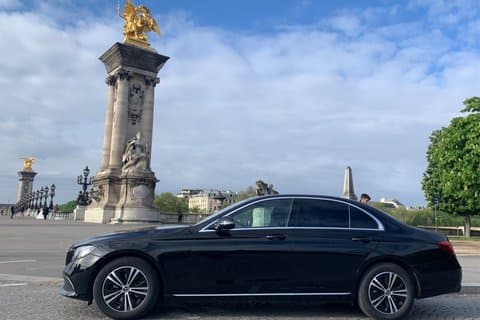 Lunch- en dinercruise door Parijs met privéchauffeur.
