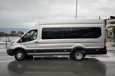 Montenegro Lille gruppe med luksus minibus