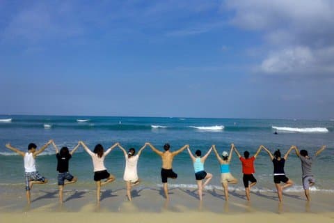 Strand/park gruppe mobilitet yoga klasse