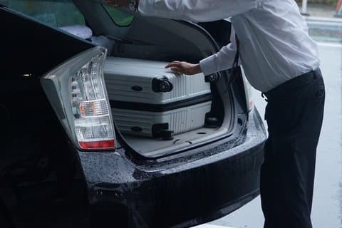 Private Airport Transfer: Osaka City → Kansai Airport (KIX)