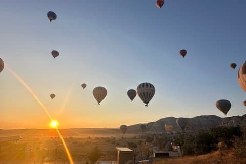 Zonsopgang Heteluchtballonvlucht in Cappadocië met hotelophaling