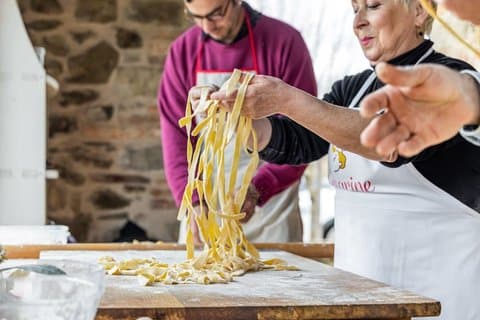 Lucca : Cozinha com uma mãe Italiana – Pasta & Tiramisu por Cesarine