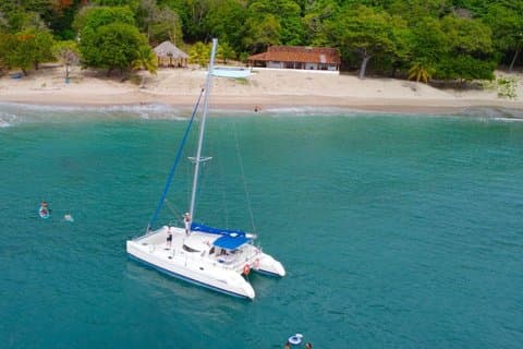 Crucero en catamarán con comidas en San Juan del Sur