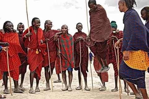 Tour por la ciudad de Arusha y el pueblo de Maasai