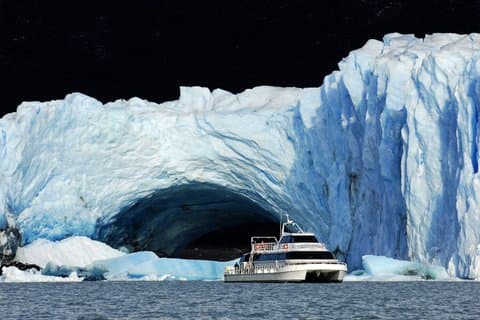 Perito Moreno Glacier Tour with Boat Navigation from El Calafate