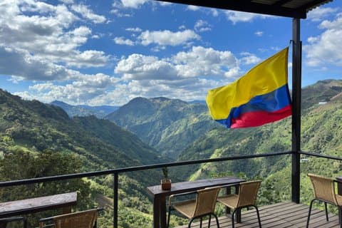 Aventure sur la plus haute tyrolienne et les cascades géantes de Colombie