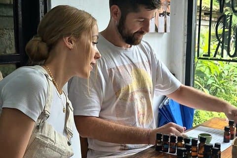 Essence Alchemy Workshop: skape selvkjærlighet blandinger i Ubud