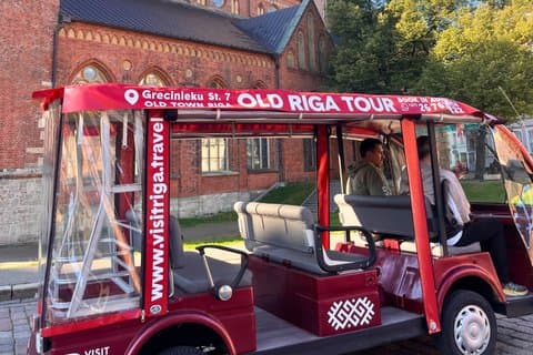 Private Old Riga E-Bus Tour with Welcome Drink