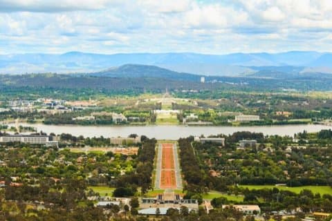 Canberra City Highlights Self Guided Walking Tour