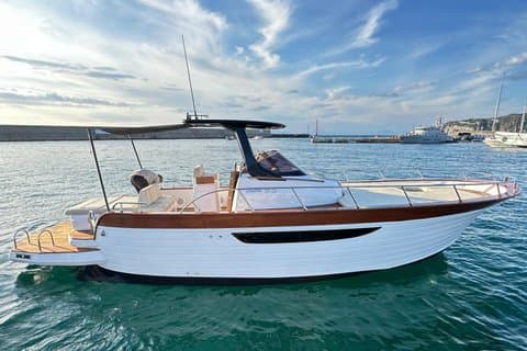 Private excursion island of Ischia on Gozzo Mimi Libeccio 9.5m