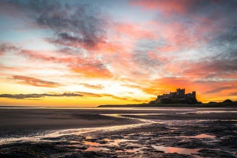 Tagestour durch die Küstenreiche Lindisfarne und Bamburgh Castle