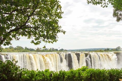 Lille gruppe guidet Victoria Falls tur i Zimbabwe og Zambia