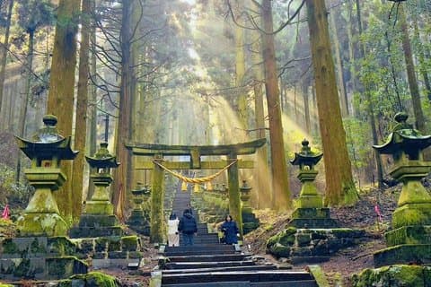 Kyushu Tour til Takachiho Gorge, Kamishikimi Kumanoza og Shrine