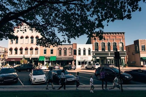 Books, Bites& Brews - Noblesville Shopping & Foodie Walking Tours