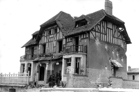 Tour di un giorno in Normandia Juno Beach e siti canadesi da Parigi