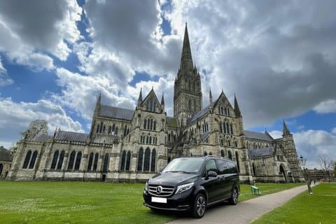 London nach Southampton via Salisbury One Way Private Transfer