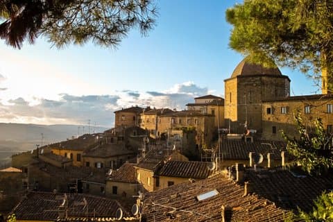 Excursión de un día a Volterra y Monteriggioni desde Florencia + Alabastro Demo