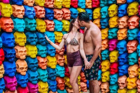Surreal ATIK : Viaggio d'amore tra arte e giungla