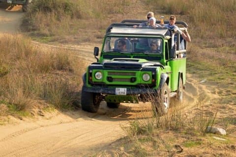 Kuşadası : Jeep-Safari, Mittagessen und Schwimmstopps im Gelände