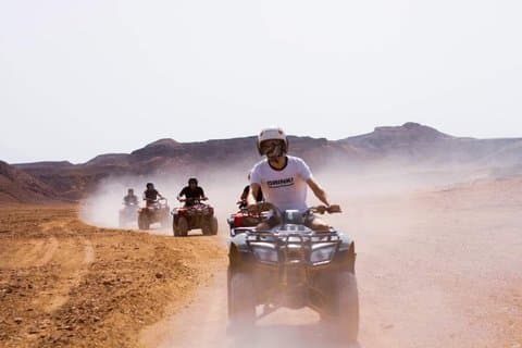 Hurghada ATV Quad Bike Desert Safari Kamelenrit en Transfer