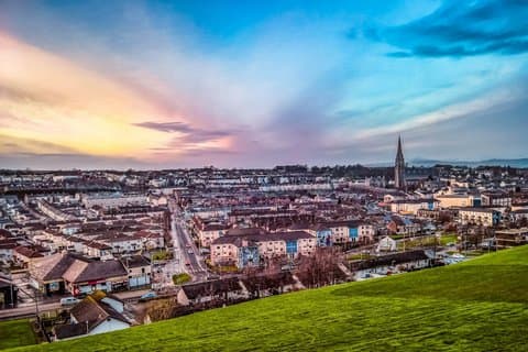 Visite privée de Derry Girls Tour depuis Belfast