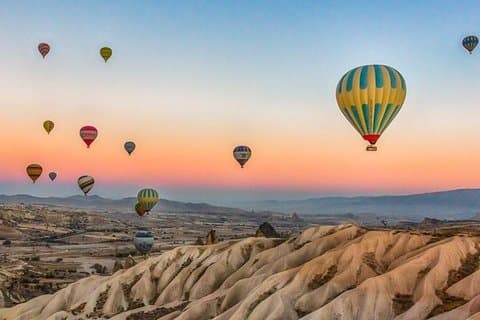 Tour di osservazione in mongolfiera all'alba in Cappadocia