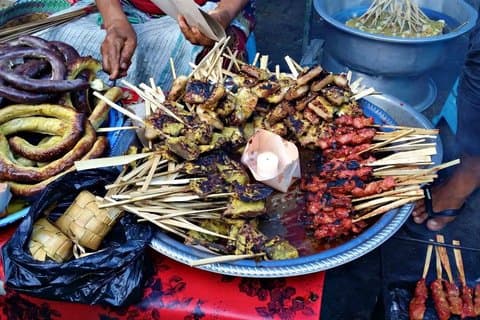 Bali with a Local (Ketut): Ubud Forest Floor & Street Food Tour