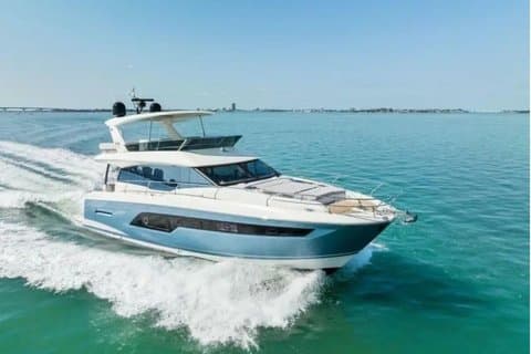 Sarasota 63’ Peace Prestige 630 | 4 ore di noleggio privato di yacht al tramonto
