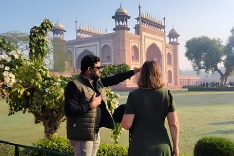 Agra: Taj Mahal and Agra Fort Guided Tour with Skip-the-Line