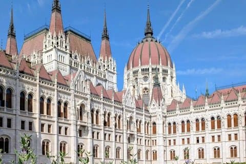 5 Hours Private Budapest First Class Tour with Parliament option