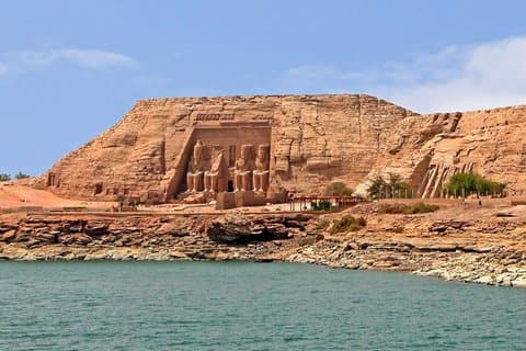 Abu Simbel per Flug von Luxor nach Assuan Ohne Flugkosten