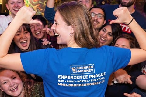 Dronken Monkey Pub Crawl met Open Bar & Club Entry