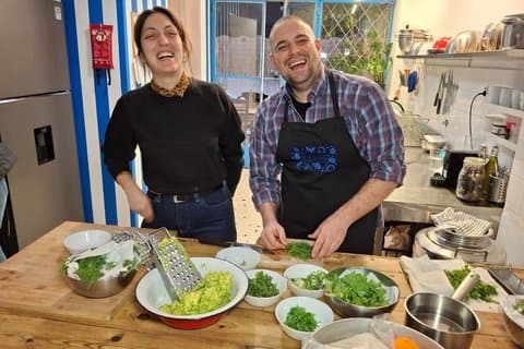 Atenas: Noite Meze Class com vinho e álcool