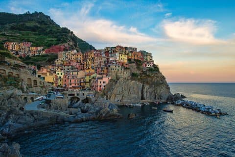 Private Cinque Terre Day Trip: Manarola, Monterosso & Pisa