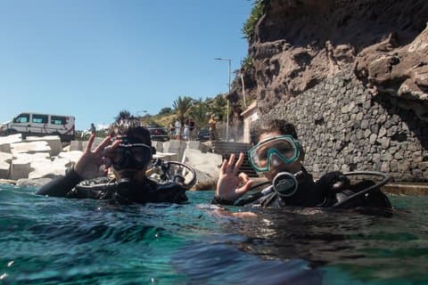 Bautismo de buceo costero en Madeira