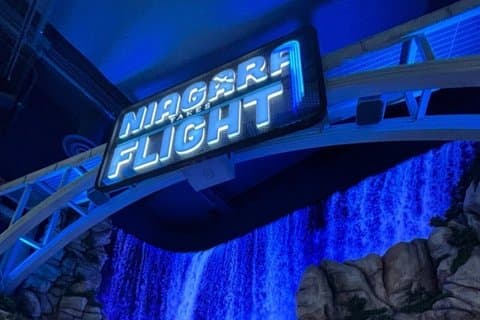 Niagara tar flyg med rundvandring