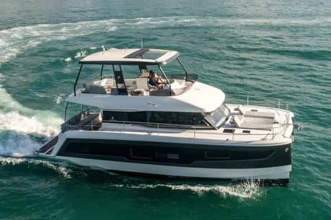 St. Pete - 40' Congetta | Fountaine Pajot MY5 Power Katamaran - 4 timer