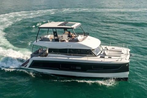 St. Pete - 40' Congetta | Fountaine Pajot MY5 Power Catamaran - 6 Stunden