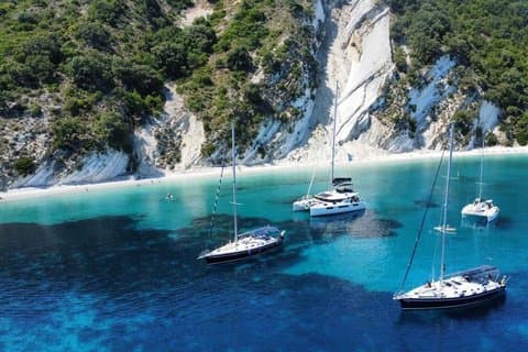 Luxury Day Cruises to Ithaca - svømming, snorkling mat og mer!