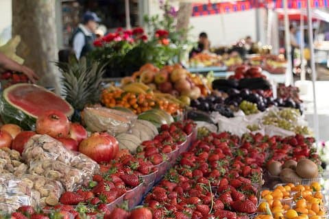 Tour de vinos e historias en Split con un guía local