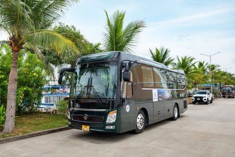 Drop Off from TuanChau Harbor to HN Old Quarter by Limousine Bus