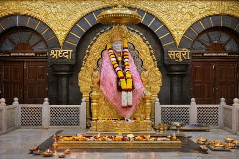 Ab Aurangabad: 3-tägige Tour nach Shirdi Sai Baba, Ajanta und Ellora.