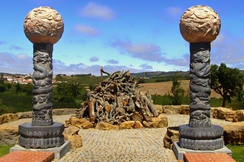 Buddha Eden, Peniche & Medeltida Óbidos privat tur från Lissabon