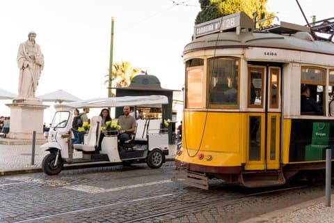 Tour por la ciudad de Lisboa Tuk Tuk : casco antiguo y joyas escondidas de Lisboa
