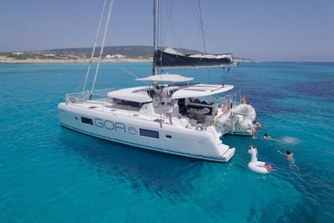 Puerto Vallarta: Costa e Diversão 4h All Inclusive on 42' Goa